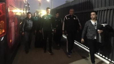 وصول طاقم حكام لقاء القمة إلى ستاد القاهرة (صور)