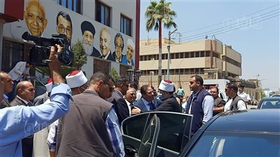 محافظ الدقهلية يستقبل وزير الأوقاف بمجلس مدينة ميت غمر | فيديو