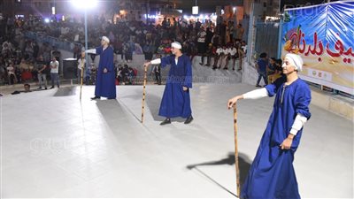 محافظ مطروح يشهد أول العروض الفنية على مسرح الشاطئ بعد تطويره | صور