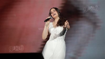 ذرة رجولة.. آمال ماهر تفاجئ جمهورها في حفل العلمين الجديدة بأغنية جديدة | فيديو