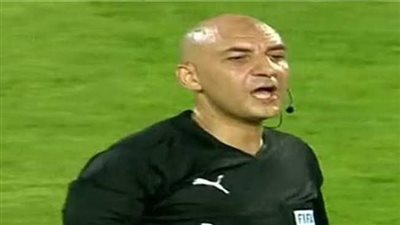 قبل إدارته لمباراة المقاولون.. آخر مباراة للأهلي تحت صافرة محمد عادل 