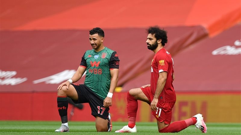 الجلوس على الركبة