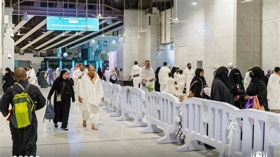 السعودية تستقبل أول وفود المعتمرين | صور