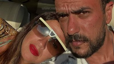 أحمد العوضي ينشر صورة جديدة مع زوجته ياسمين عبد العزيز
