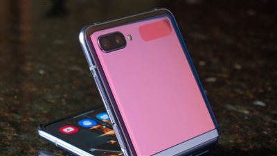 هاتف Samsung Galaxy Z Flip 5G يحصل على تصحيح أمان Android 