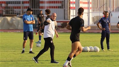 فيريرا يعطي تعليمات خاصة للحصان الأسود قبل مباراة بيراميدز | صور 