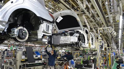 تويوتا تزيد مبيعاتها في الخارج لتعويض تراجع الإنتاج الياباني