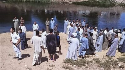 العثور على جثة طالب ضحية حادث انقلاب سيارة بترعة في الأقصر