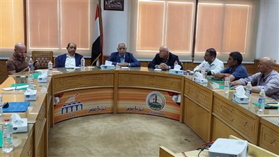 نقابة البناء والأخشاب تناقش أزمة العاملين بأسمنت حلوان