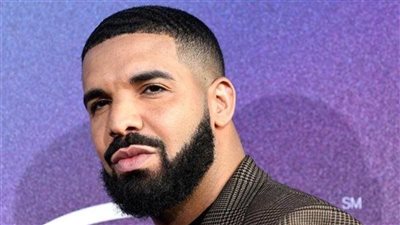 بطريقة غريبة.. المغني دريك يعلن حبه لـ