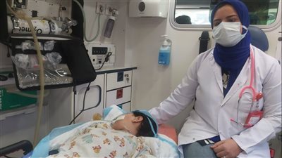 عبدالغفار يتابع الحالة الصحية للطفل ياسين بعد نقله إلى مصر بطائرة طبية مجهزة