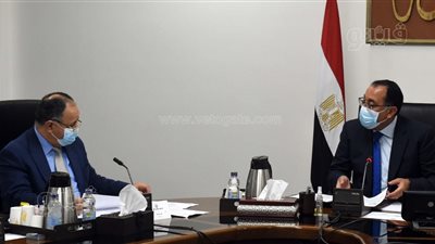 مدبولي يتابع تنفيذ توجيهات الرئيس بتطوير الهيئات الاقتصادية العامة