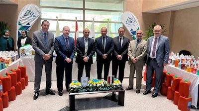 رئيسا غاز مصر وبتروتريد يفتتحان معرضا للمنتجات ضد كورونا 