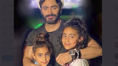 تامر حسني يكشف عن رد فعل ابنتيه قبل حفله في إسبانيا 