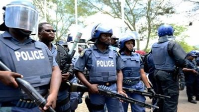 شرطة جنوب إفريقيا تعلن تفاصيل الهجوم المسلح على متجر 