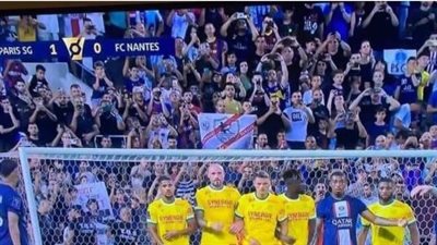 علم الزمالك حديث السوشيال ميديا بعد ظهوره بكأس السوبر الفرنسي | فيديو