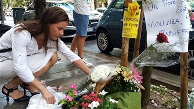 ضرب أمام المارة حتى الموت.. مقتل مهاجر أفريقي في إيطاليا بطريقة وحشية 