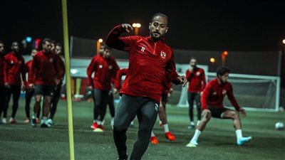 أخبار الأهلي.. الفريق يستأنف تدريباته استعدادًا لفاركو.. إصابة عبد القادر تجبر سواريش على الاستعانة بالحاوي