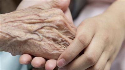 تفسير رؤية الرجل العجوز في المنام وعلاقته بالحصول على المال الوفير 