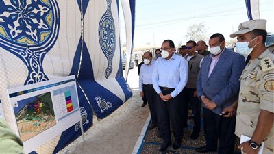 رئيس الوزراء يصل البحيرة.. ويستمع لشرح عن آخر تطورات مشروعات حياة كريمة | صور 