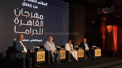 يحيى الفخراني: الدراما ضرورة في مجتمع تنتشر به الأمية | فيديو وصور