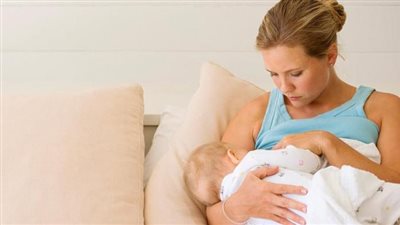  13 فائدة للرضاعة الطبيعية للأم والمولود 