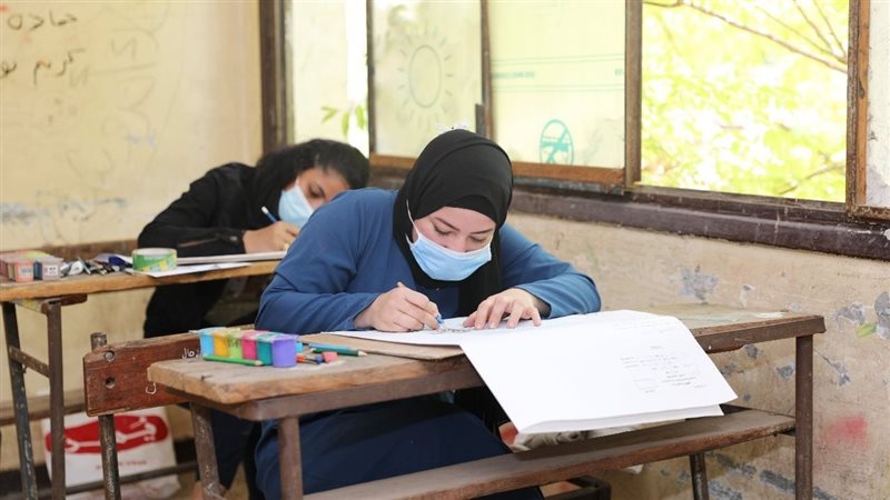 طلاب الدبلومات 