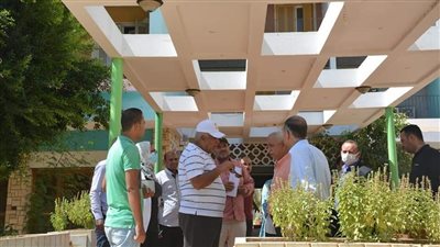 محافظ الوادي الجديد يتابع أعمال تطوير فندق الخارجة