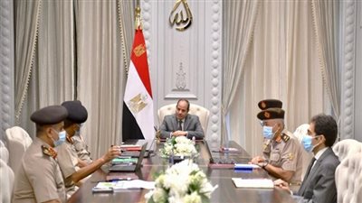 نشاط رئاسي مكثف اليوم.. السيسي يكلف بإنشاء أكبر مجمع صناعي للبولي إيثيلين.. وتطوير منطقة شق الثعبان واستصلاح الأراضي بتوشكي