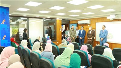  محافظ كفر الشيخ ونائبه يتفقدان برنامج تأهيل القيادات النسائية | صور