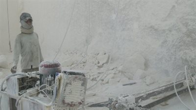 مأساة من دفاتر عمالة الأطفال.. الطفل الملثم بين مطرقة الخطر وسندان الاحتياج | صور 