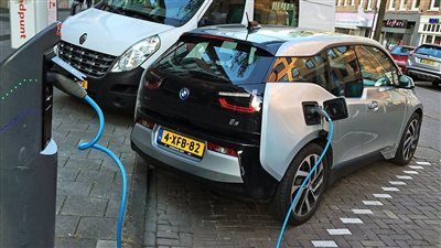 تعرف على تغطيات وقيمة الأقساط على السيارات الكهربية والهجينة