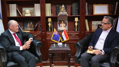 قبل انتهاء فترة عمله.. وزير السياحة والآثار يستقبل سفير استراليا بالقاهرة