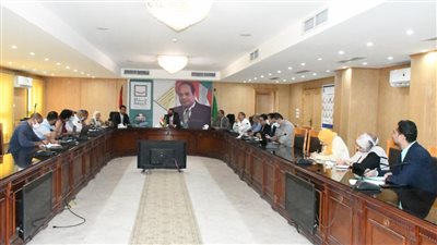 محافظ الفيوم يشكل لجنة لحصر مشروعات حياة كريمة ونسب التنفيذ