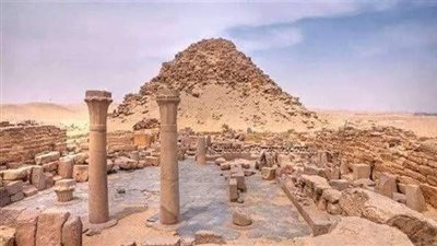 خبير أثري يكشف سر بناء معابد الشمس بـ 