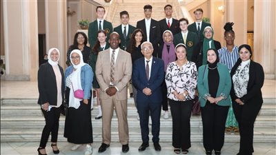 من خلال وزارة الرياضة.. وفد الطلاب الأمريكيين يزور مقر التربية والتعليم 