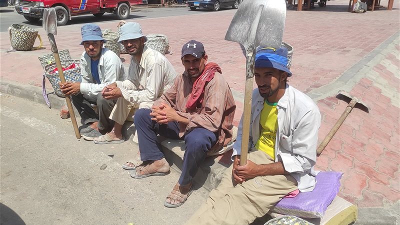 عمال التراحيل في