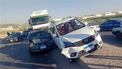 إصابة 6 أشخاص في حادث تصادم 4 سيارات على الطريق الدائري