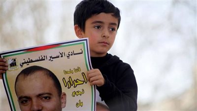 خليل عواودة.. أسير فلسطيني مضرب عن الطعام بسجون إسرائيل يدخل مرحلة الخطر