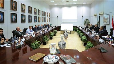 العناني يترأس أول اجتماعات صندوق دعم السياحة والآثار في تشكيله الجديد