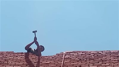 إزالة شدات خشبية وسور في عقار مخالف بكرداسة| صور