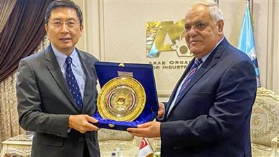 رئيس العربية للتصنيع يبحث سبل التعاون مع سفير سنغافورة بالقاهرة 