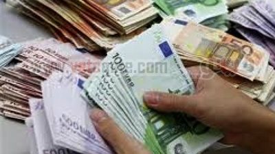 3 قروش تراجعًا في سعر اليورو وقرش للدولار