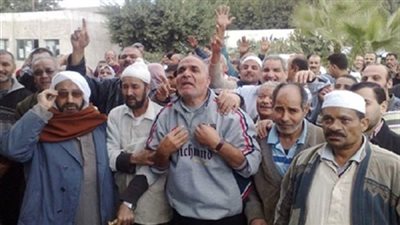 أهالي بنجر السكر يغلقون الباب الرئيسي للمعهد الأزهري