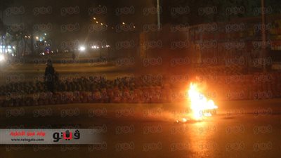 أعضاء الإرهابية يقطعون طريق جسر السويس أمام حركة المرور