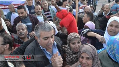 بالصور.. محافظ الإسكندرية يدعو المواطنين للمشاركة في الاستفتاء