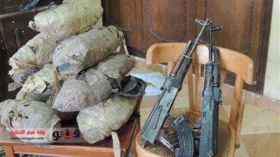 بالصور..القبض على تشكيل عصابى بأسوان