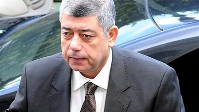 بالفيديو والصور..وزير الداخلية يصل عزاء «العشماوي» بالدراسة