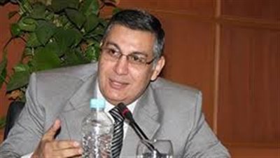 «شعلان» يكرم 13 باحثًا ويمنحهم جوائز التقدير العلمي