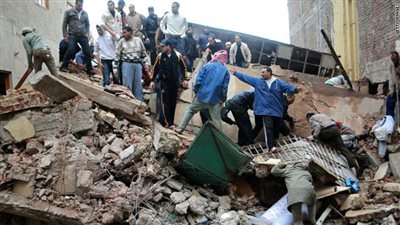 النيابة العامة تأمر بدفن 3 جثث في انهيار عقار أبوالنمرس